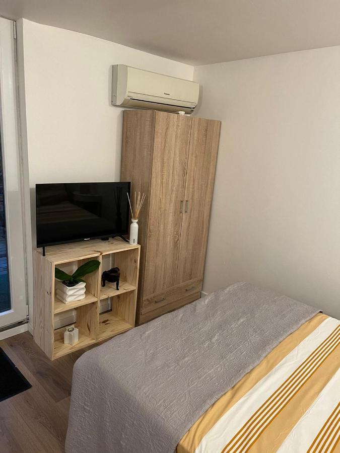 Abrilove Castres  Extérieur photo